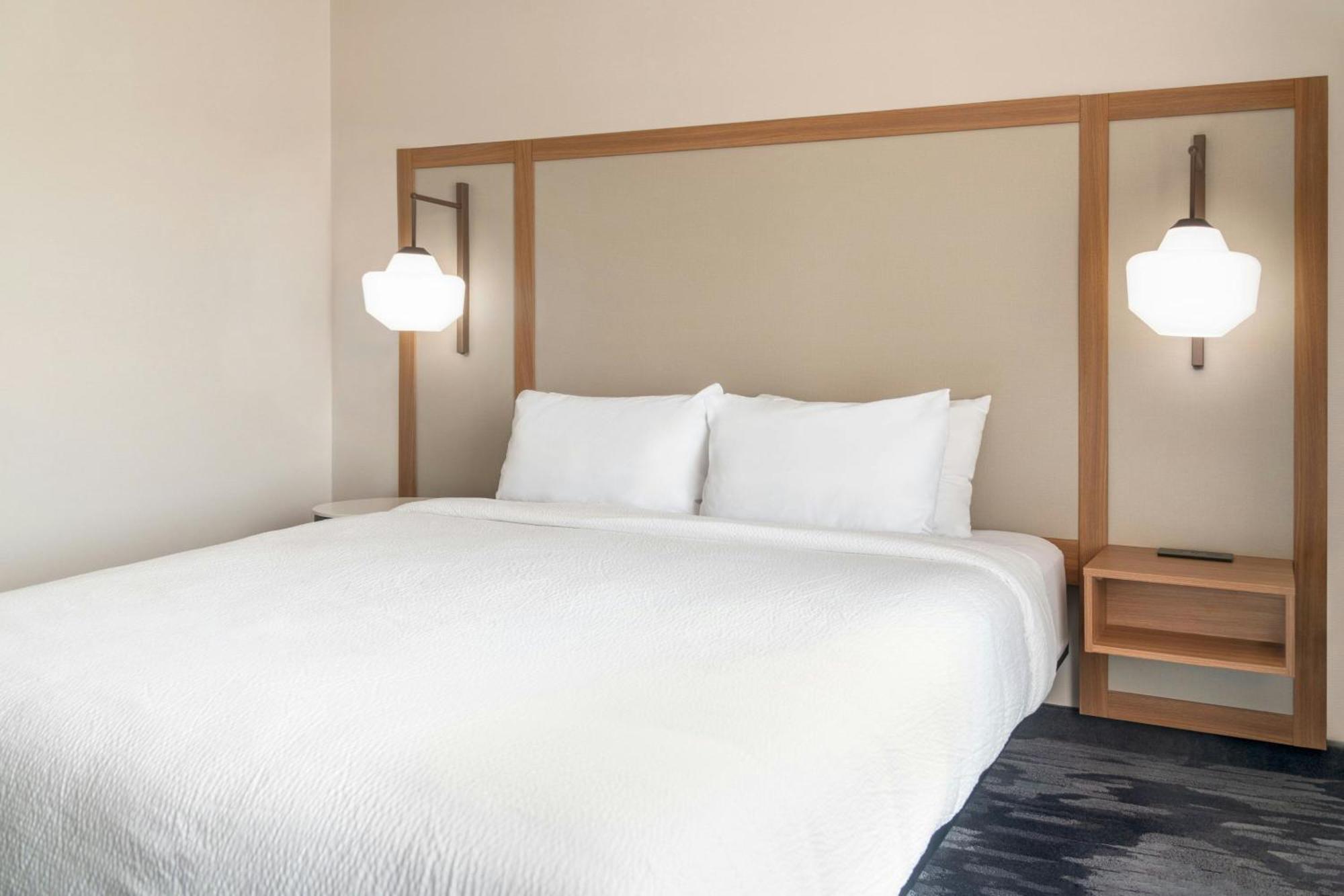 Fairfield By Marriott Inn & Suites Kansas City At The Legends Экстерьер фото