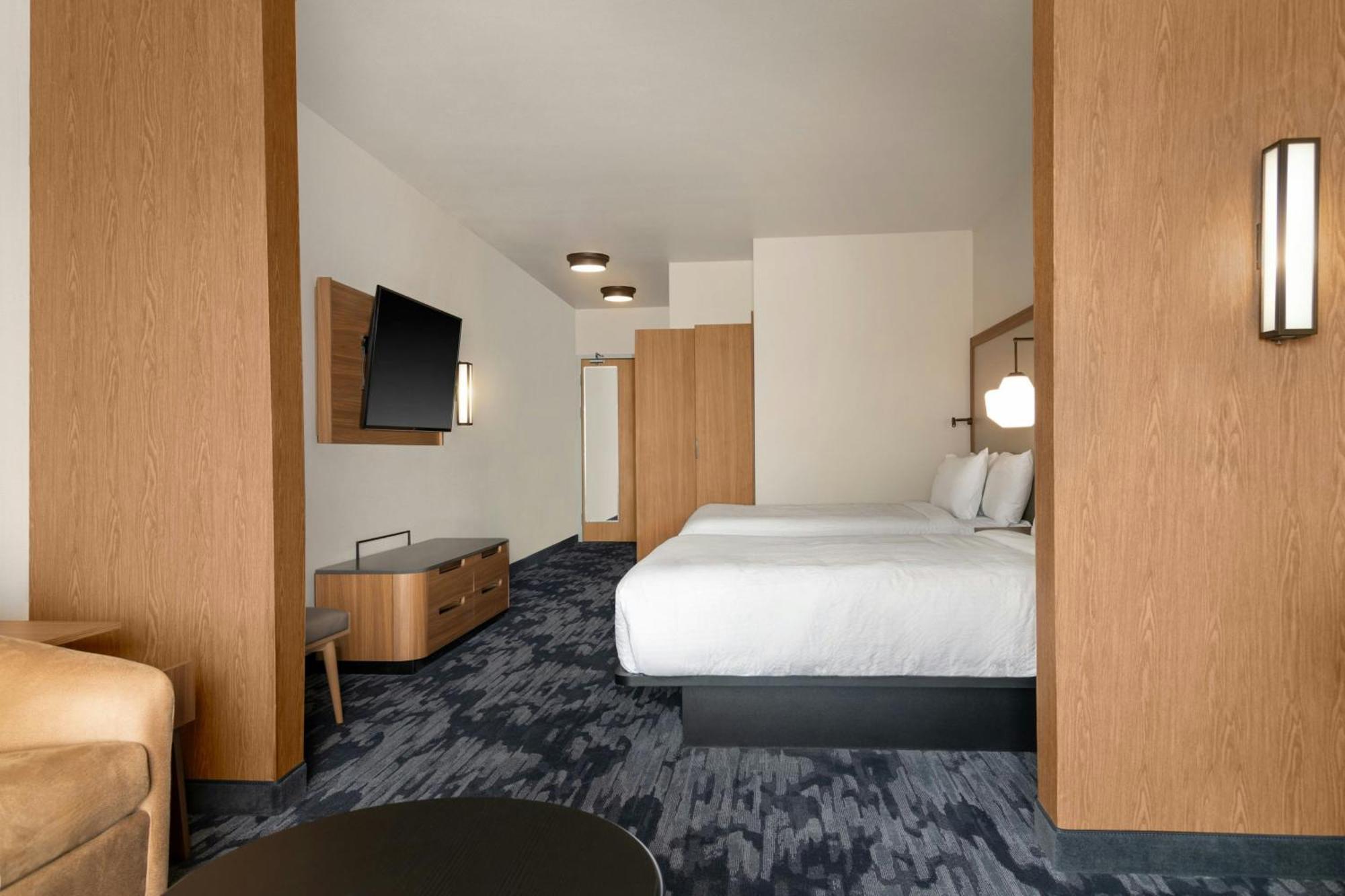 Fairfield By Marriott Inn & Suites Kansas City At The Legends Экстерьер фото
